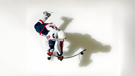 Prehnutie hokejky s flex 75 pri strele zápästím