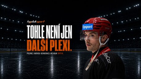 Profesionální hráč má na hokejové přilbě nové pleti Hejduk OptiX.