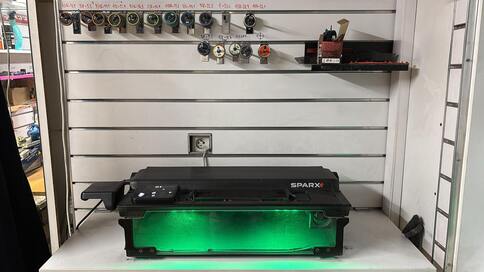 Servisní příprava při broušení bruslí na prodejně Hejduksport Hradec Králové