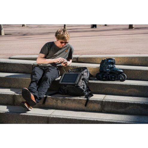 Batoh Universal Bag Concept Solar Source